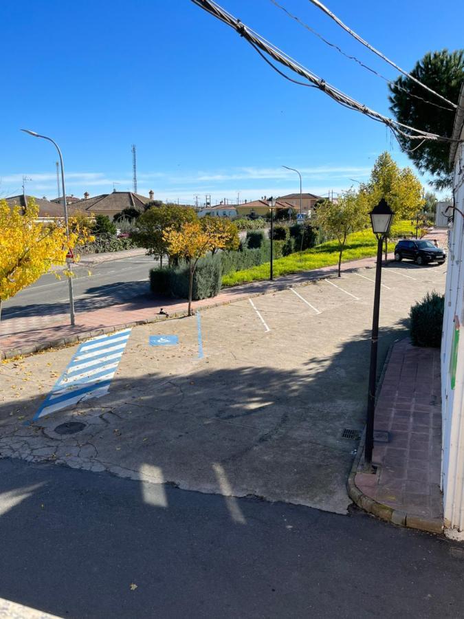 Hostal Parador De Los Llanos Torreorgaz Buitenkant foto